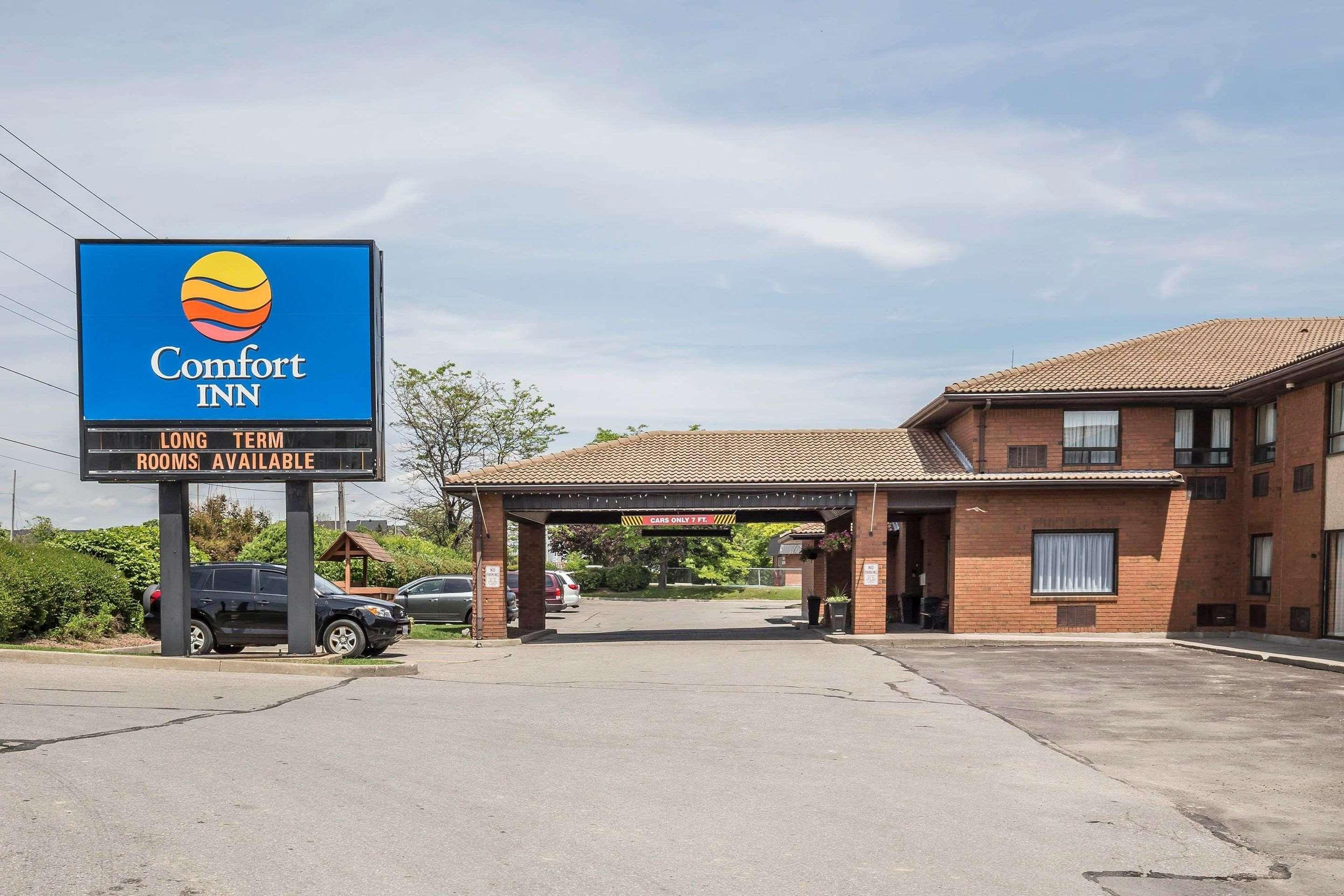 Comfort Inn Pickering Exterior photo